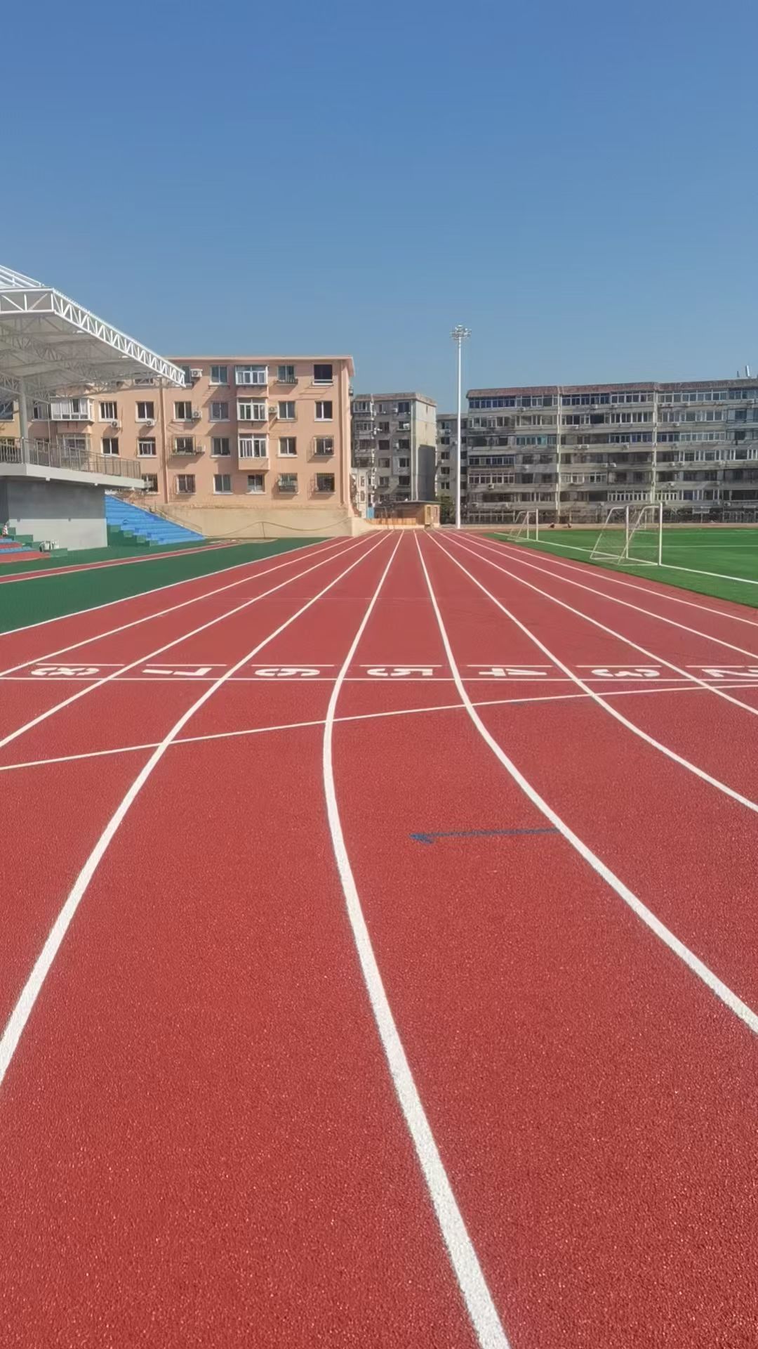 齐齐哈尔市仿真草坪渗水跑道 - 方案